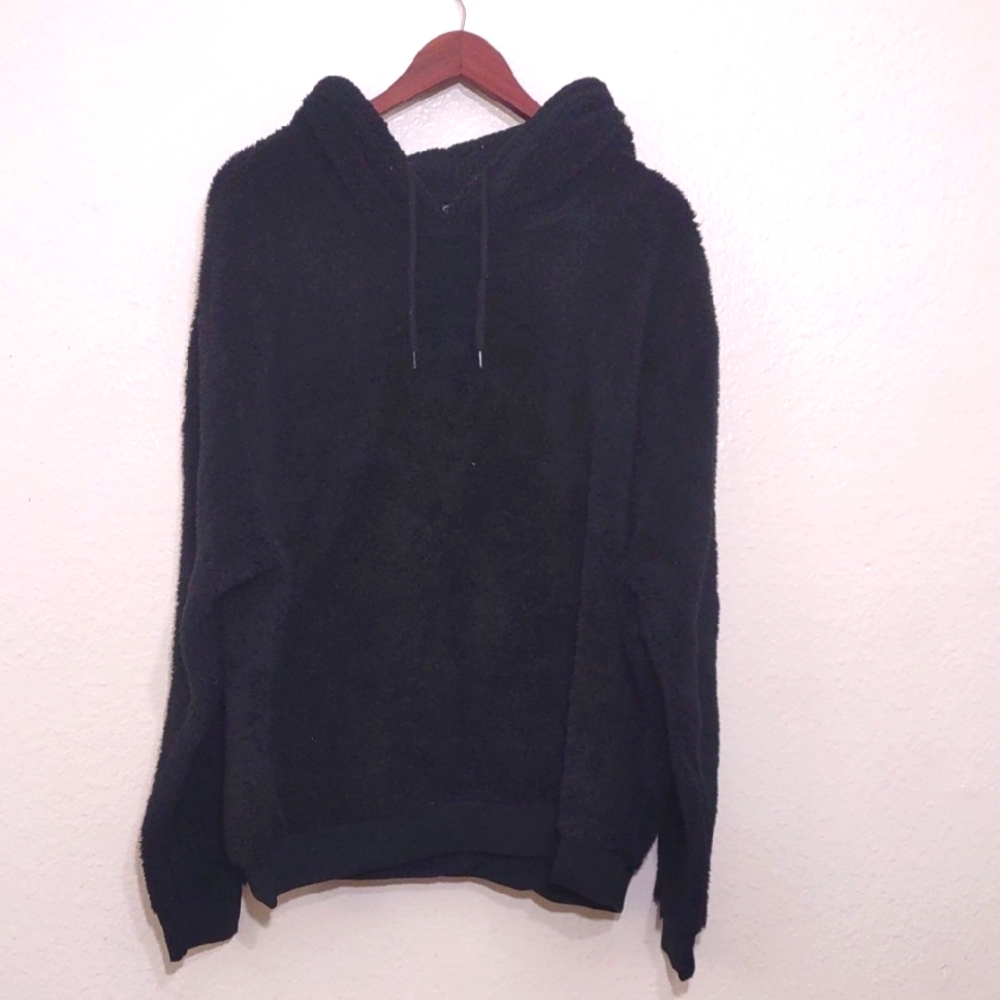 SLIGHTLY USED COLD CRUSH PULL OVER CAT EAR HOOD 3X LONG SLEEVE 29 IN PIT TO PIT